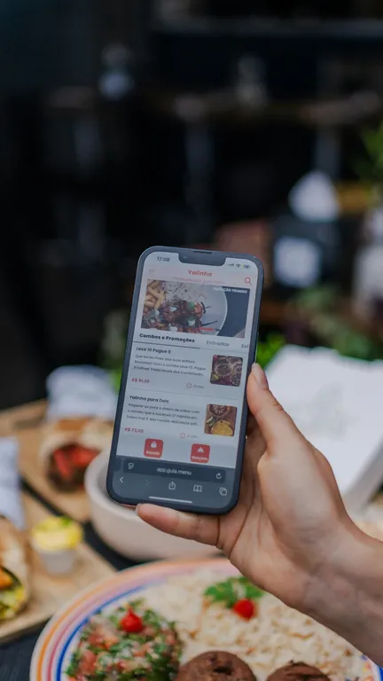 Digitale Speisekarte auf Smartphone